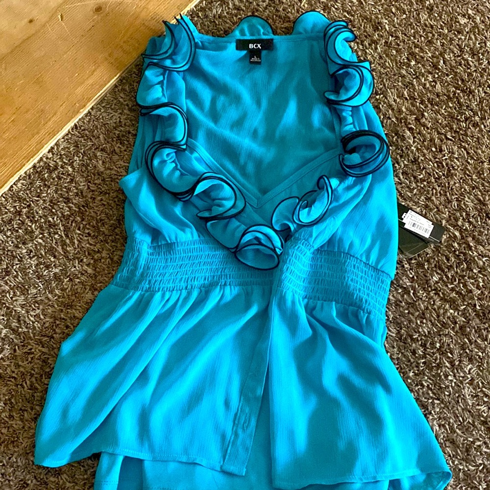 New with tags flowy blue blouse